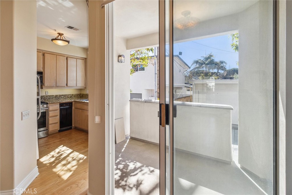 2101 E 15th Street 7