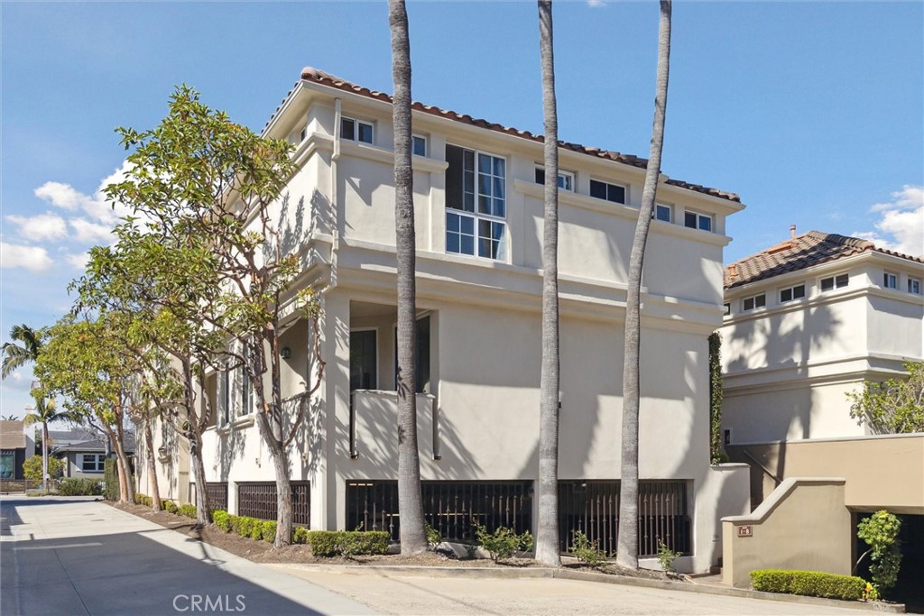 2101 E 15th Street 7