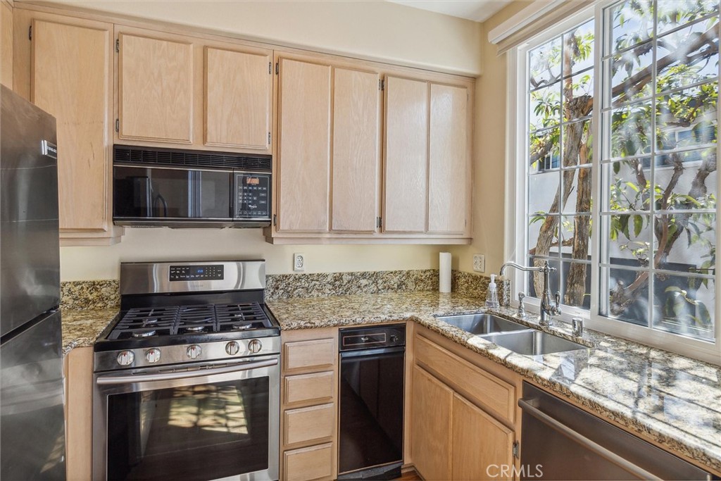 2101 E 15th Street 7