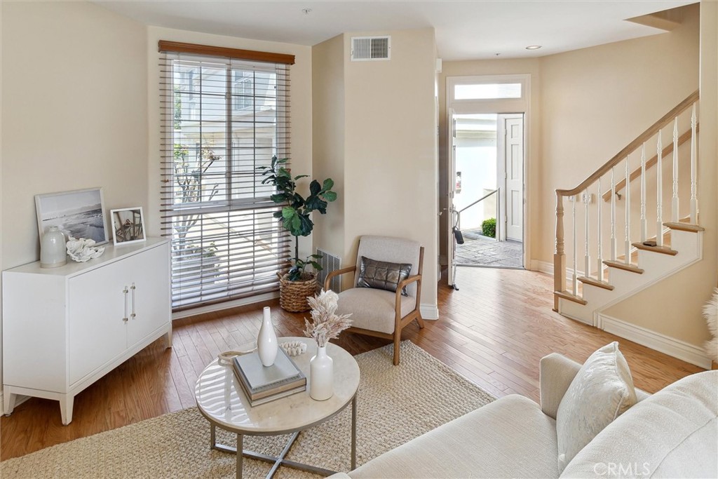 2101 E 15th Street 7