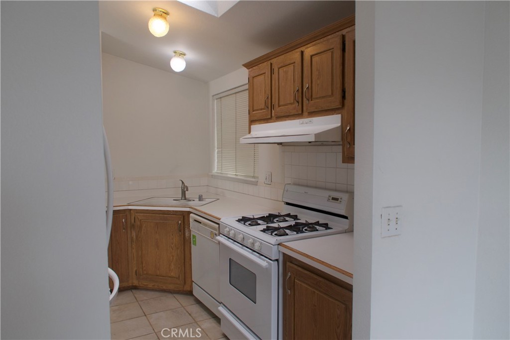 13181 Lampson Ave 222