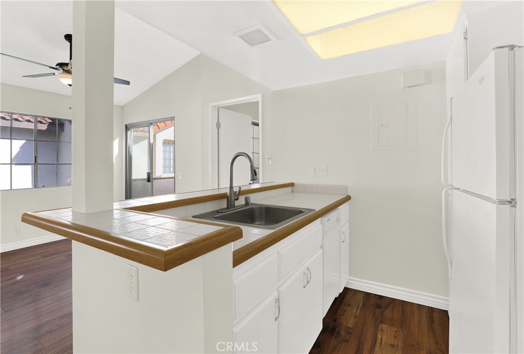 23276 La Mar 116D