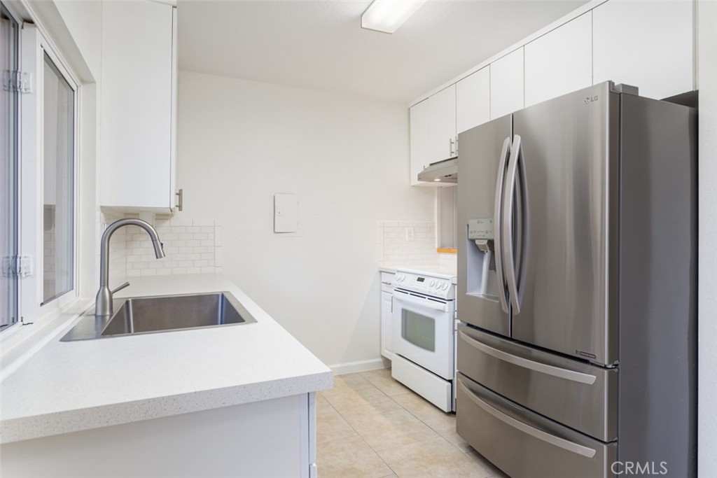 1030 W Macarthur Boulevard 59