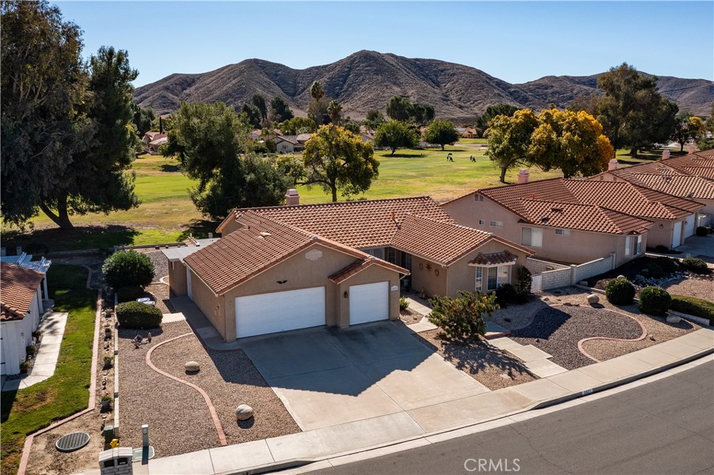 2827 Peach Tree Street