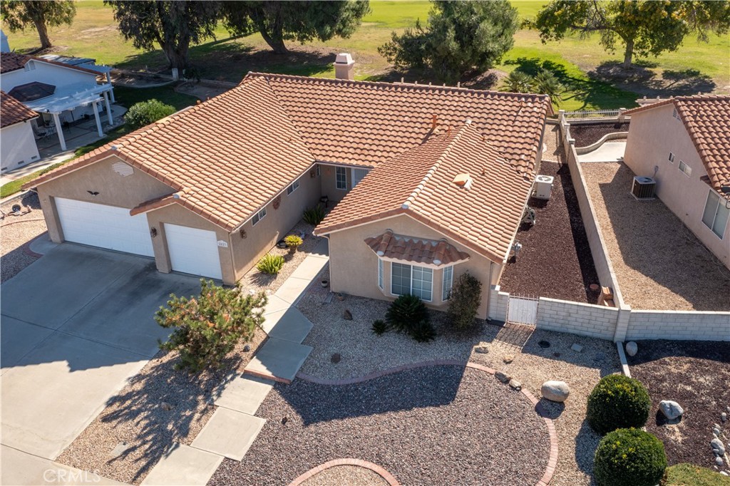 2827 Peach Tree Street