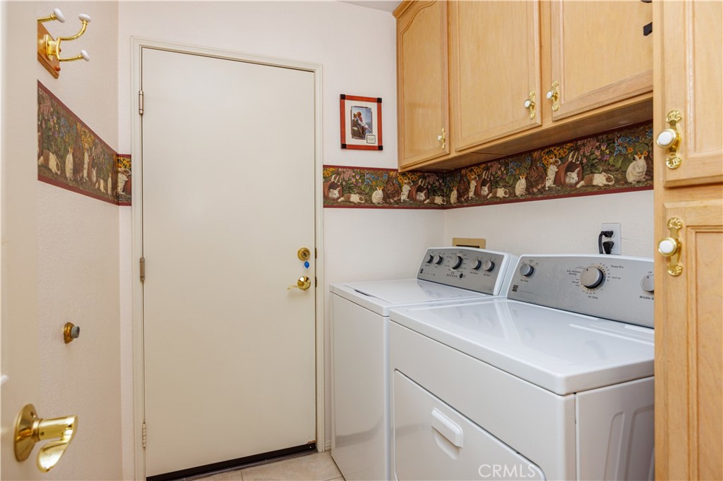 2827 Peach Tree Street