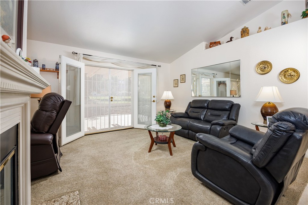 2827 Peach Tree Street