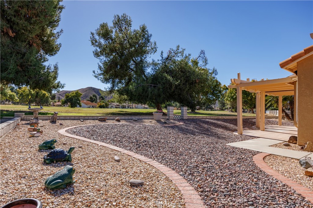 2827 Peach Tree Street