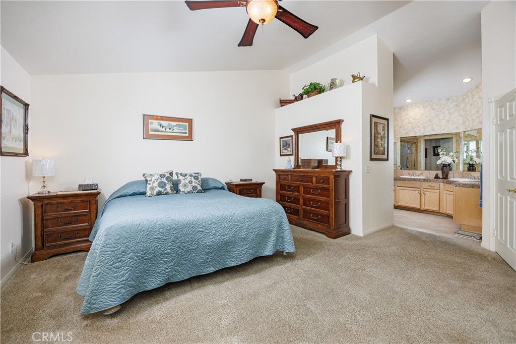 2827 Peach Tree Street