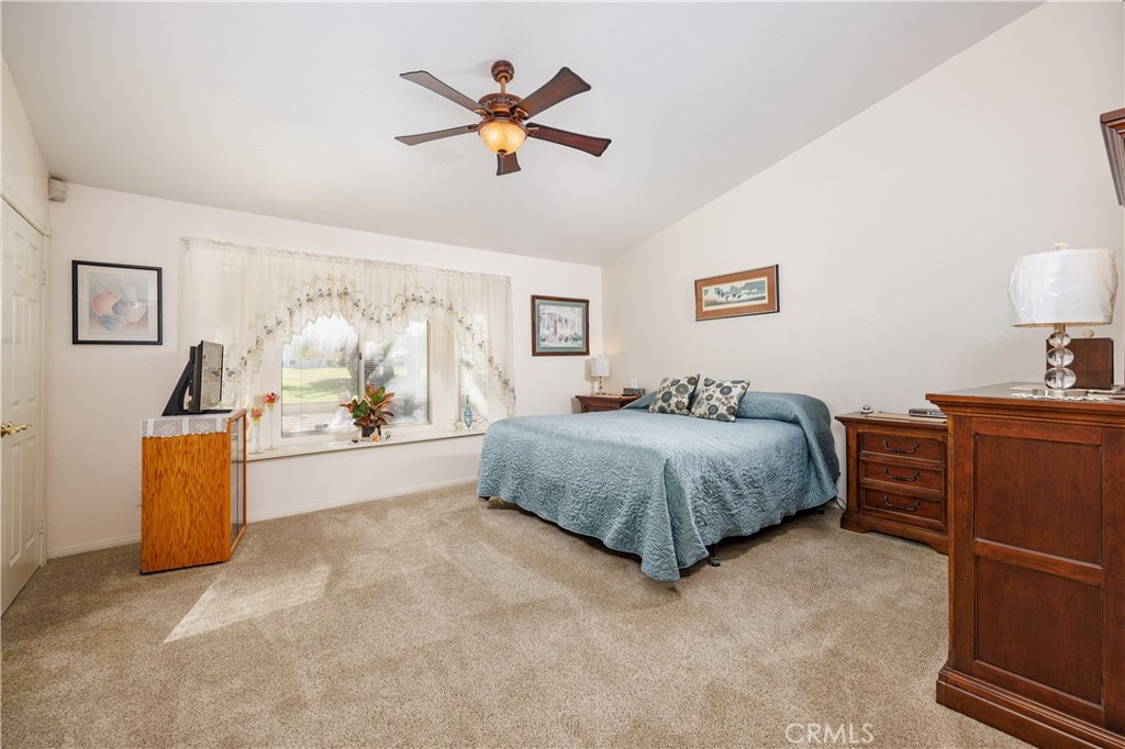 2827 Peach Tree Street