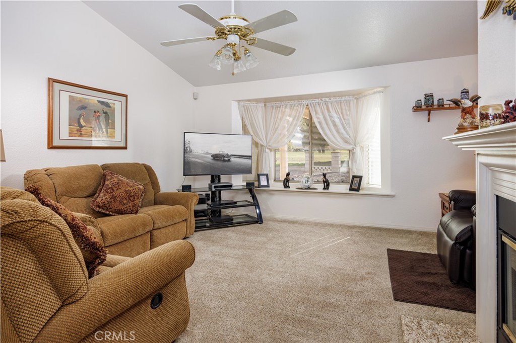 2827 Peach Tree Street