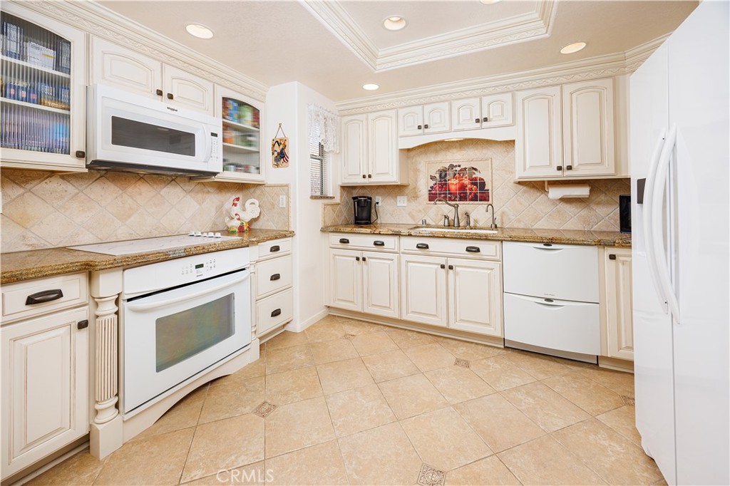 2827 Peach Tree Street