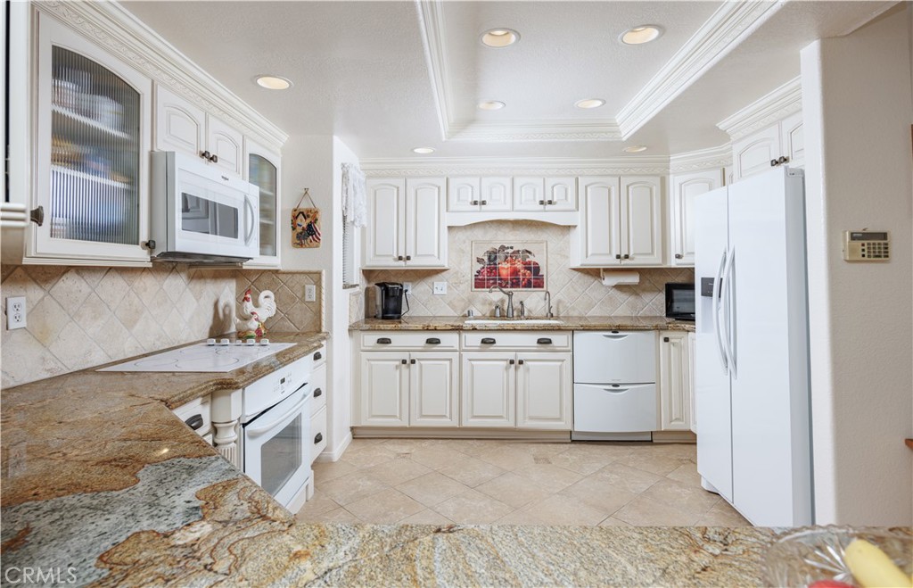 2827 Peach Tree Street