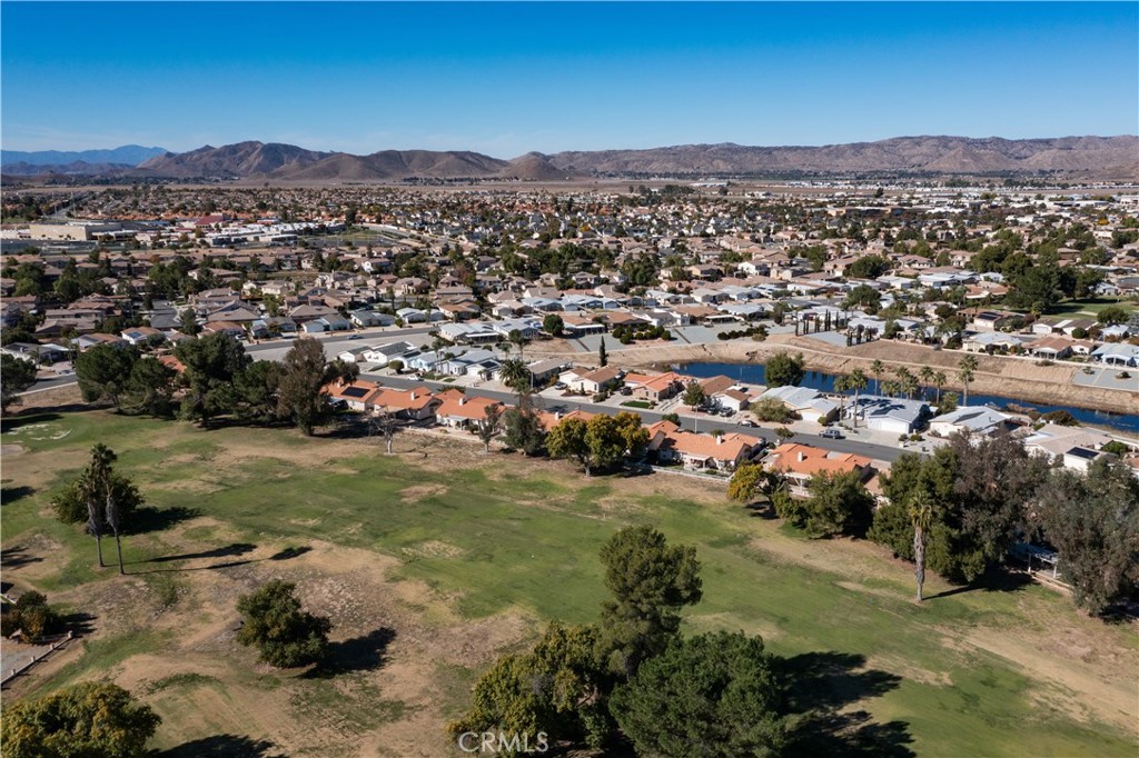 2827 Peach Tree Street