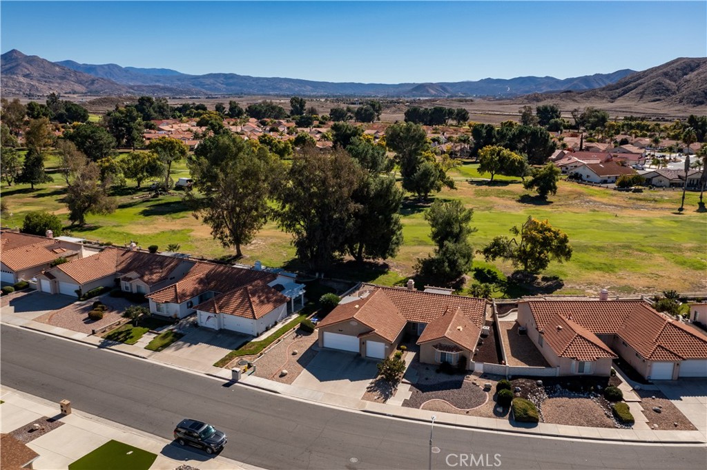 2827 Peach Tree Street