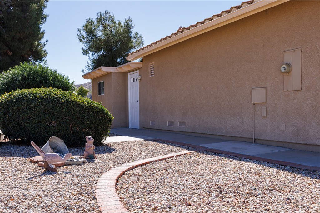 2827 Peach Tree Street