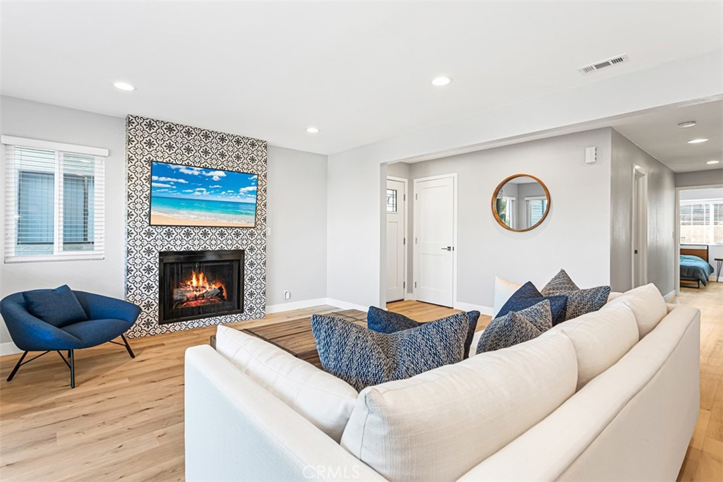 34041 Silver Lantern Street