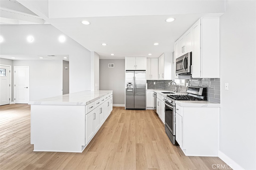 34041 Silver Lantern Street