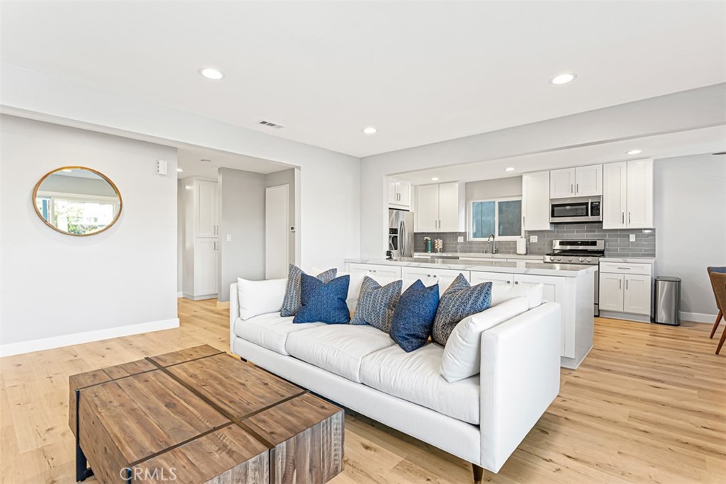 34041 Silver Lantern Street