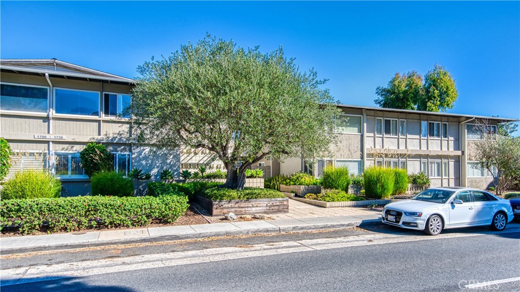 1702 Westcliff Drive 15