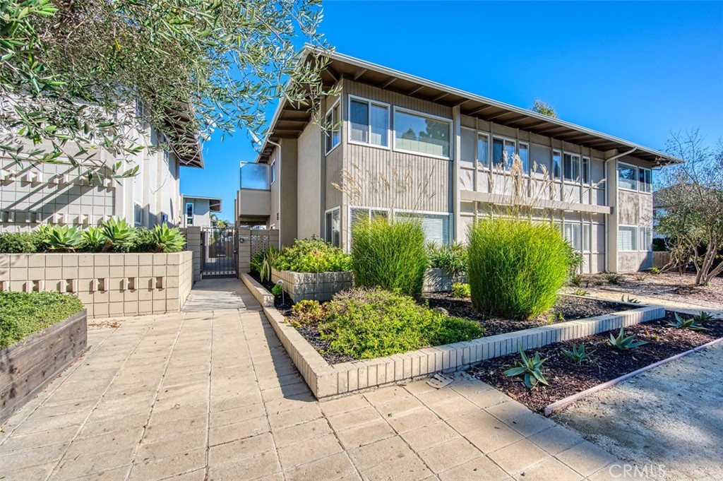 1702 Westcliff Drive 15