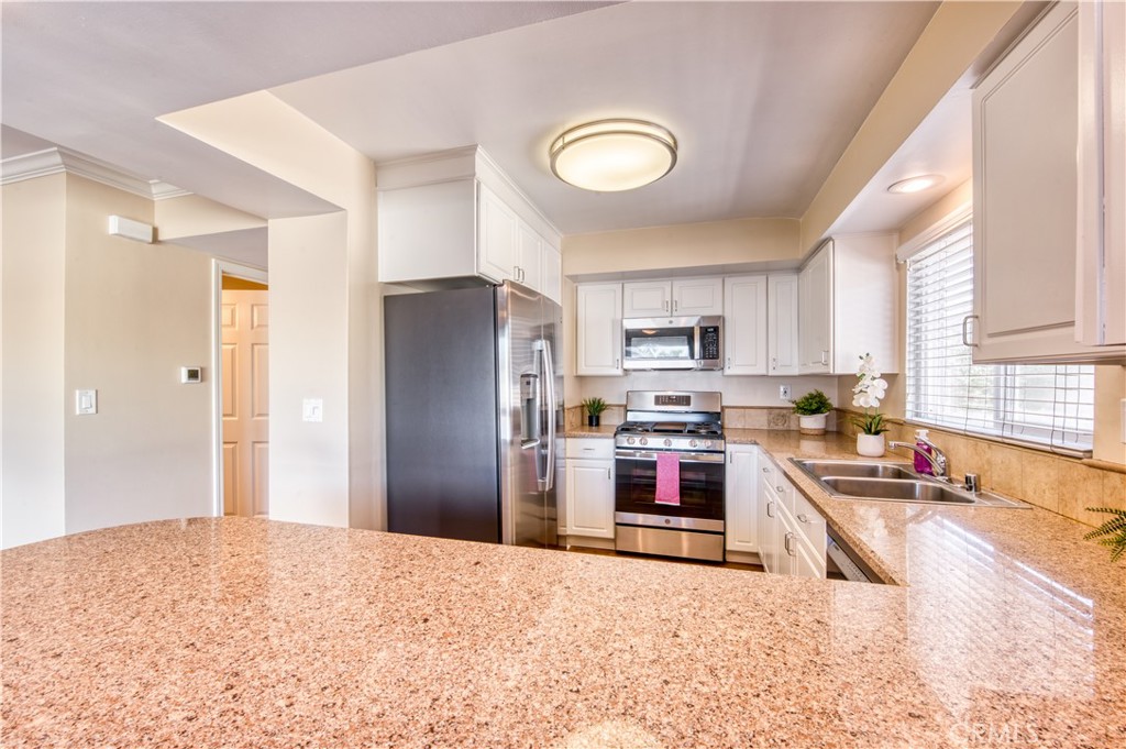 1702 Westcliff Drive 15