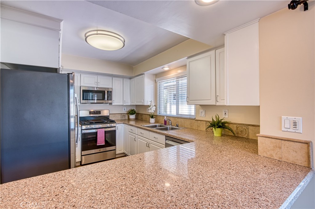 1702 Westcliff Drive 15