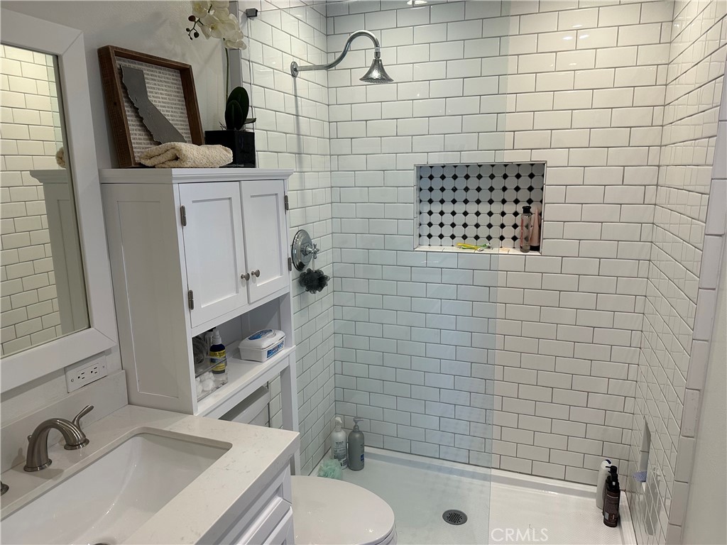 33821 El Encanto Avenue