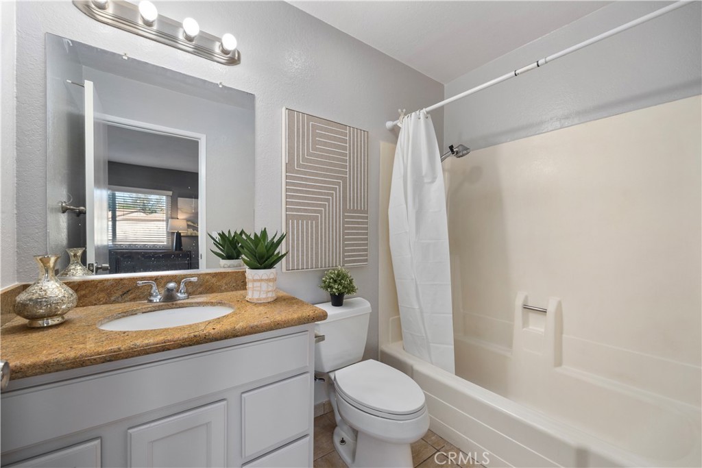 1818 E Arizona Street