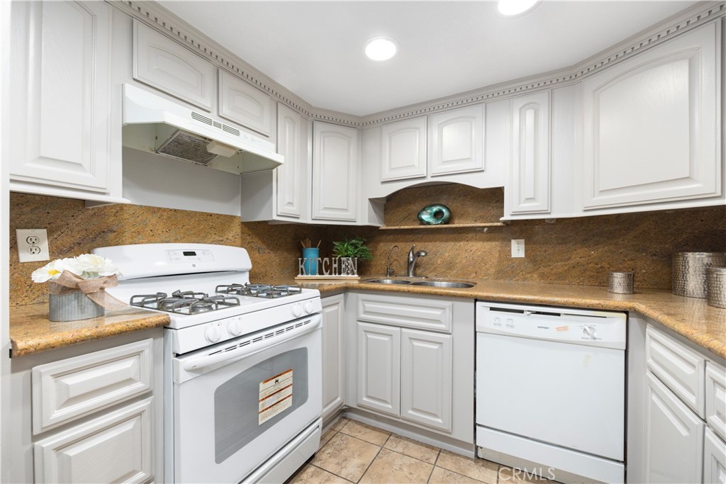 1818 E Arizona Street