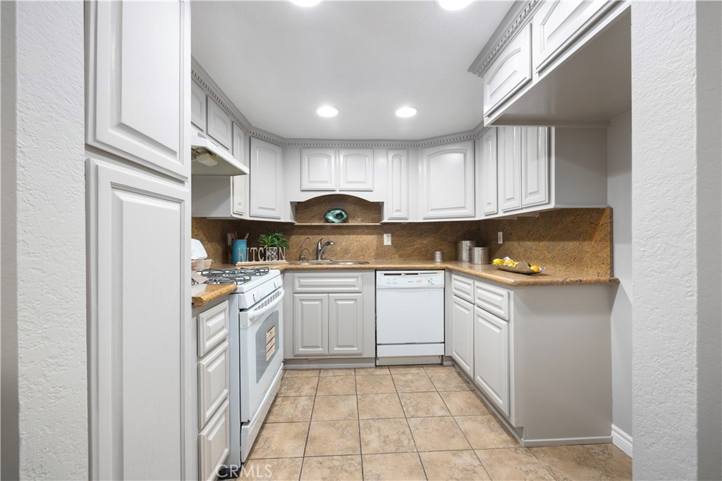 1818 E Arizona Street