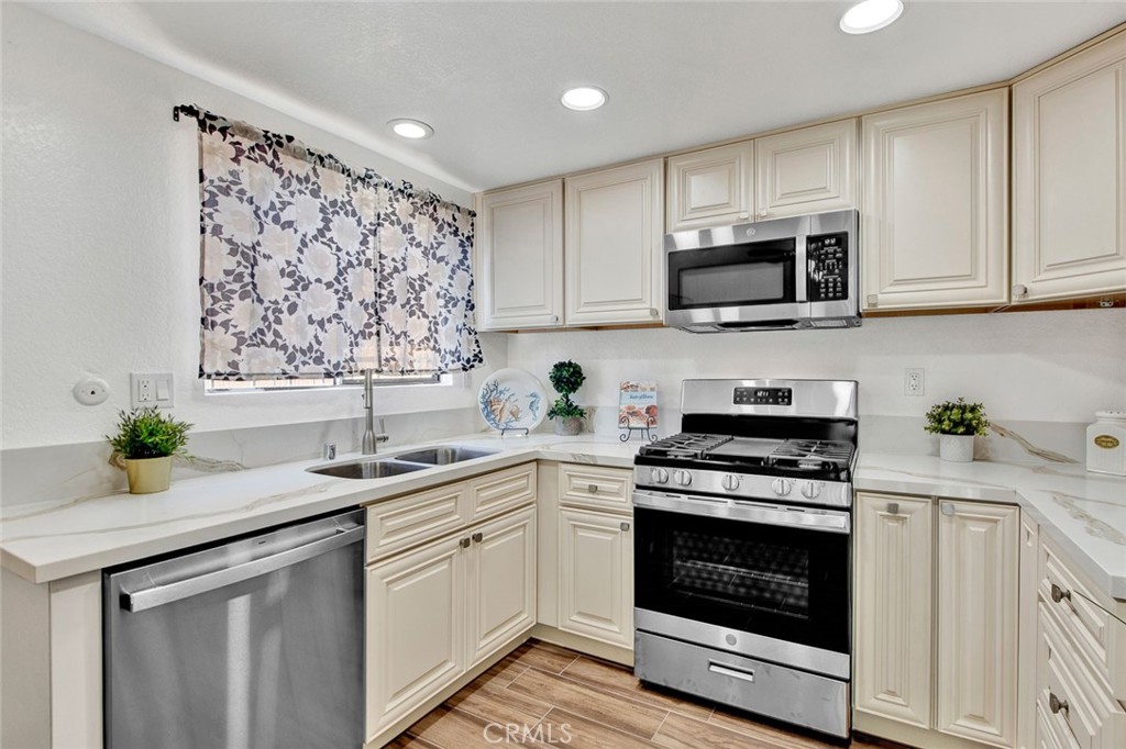 16285 S Summerview Cir 5