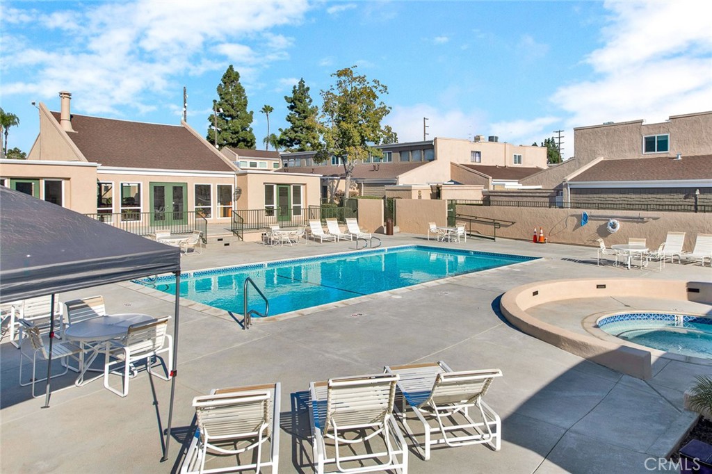 2900 Madison Ave B28