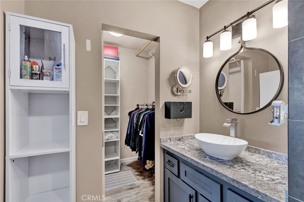 2900 Madison Ave B28