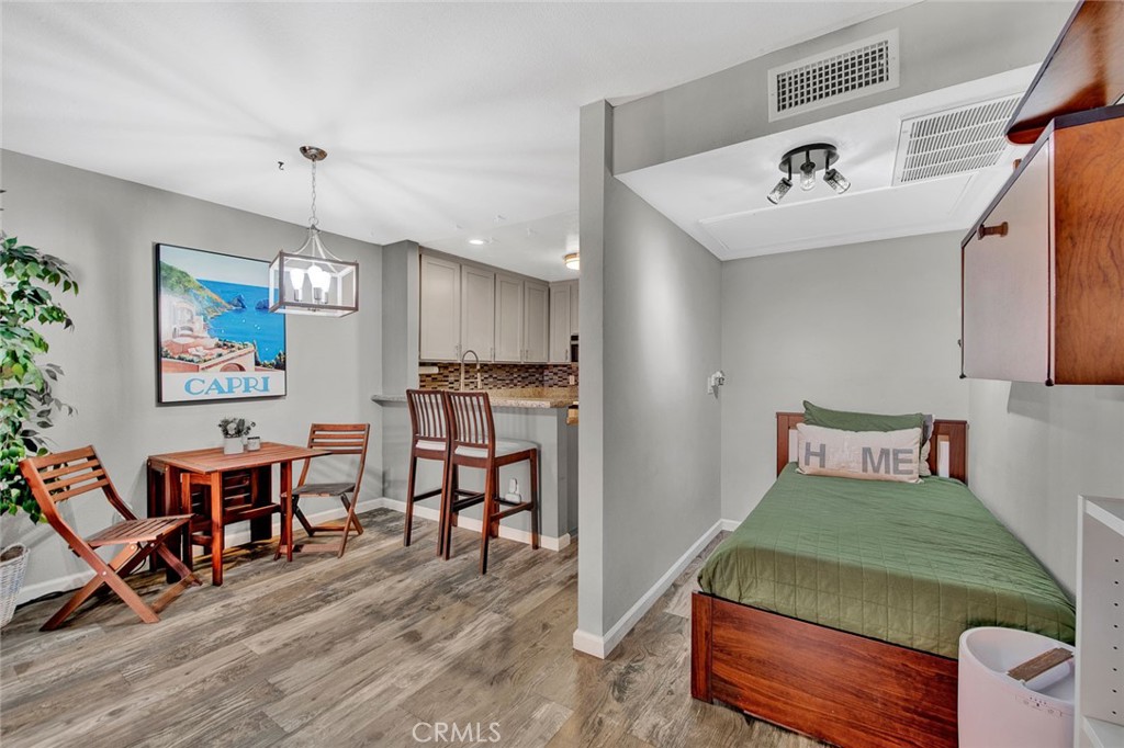 2900 Madison Ave B28