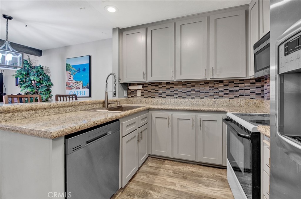 2900 Madison Ave B28