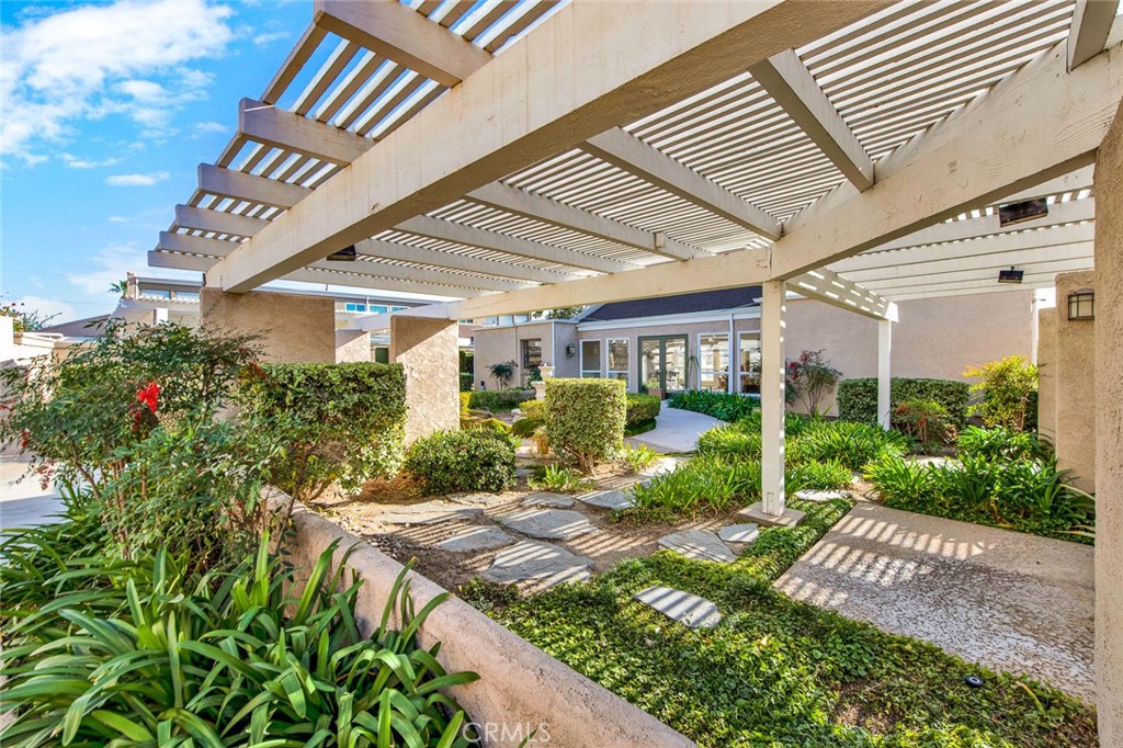 2900 Madison Ave B28