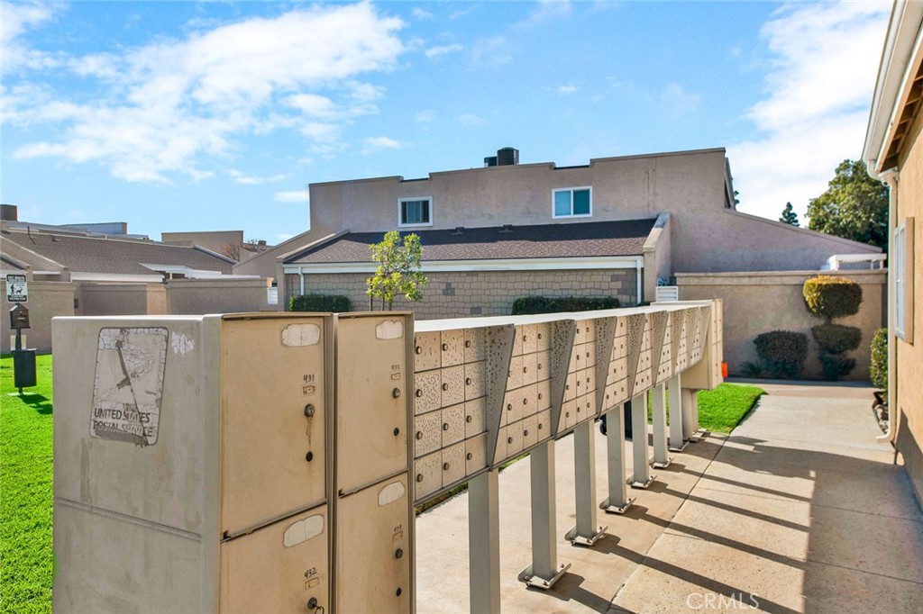 2900 Madison Ave B28