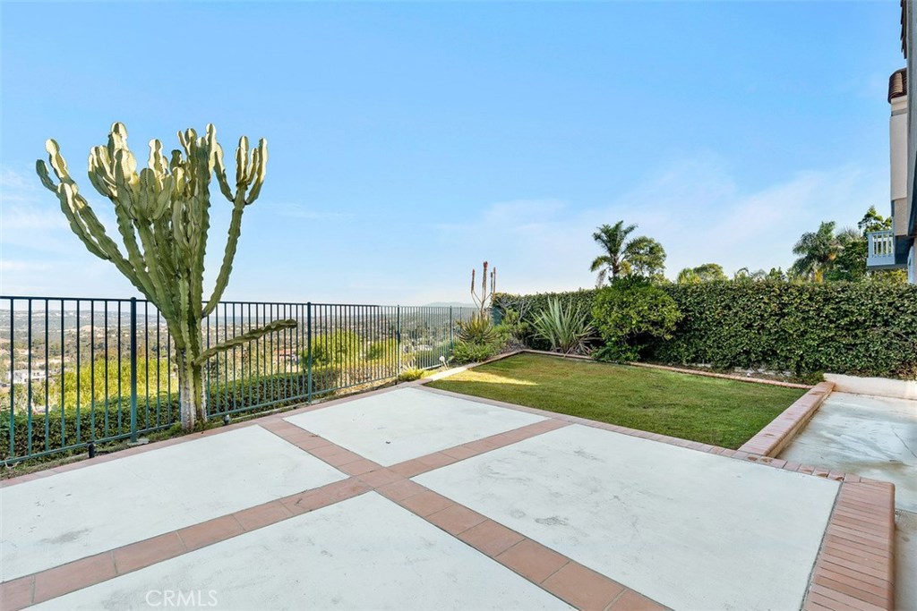 24911 Stonegate Lane