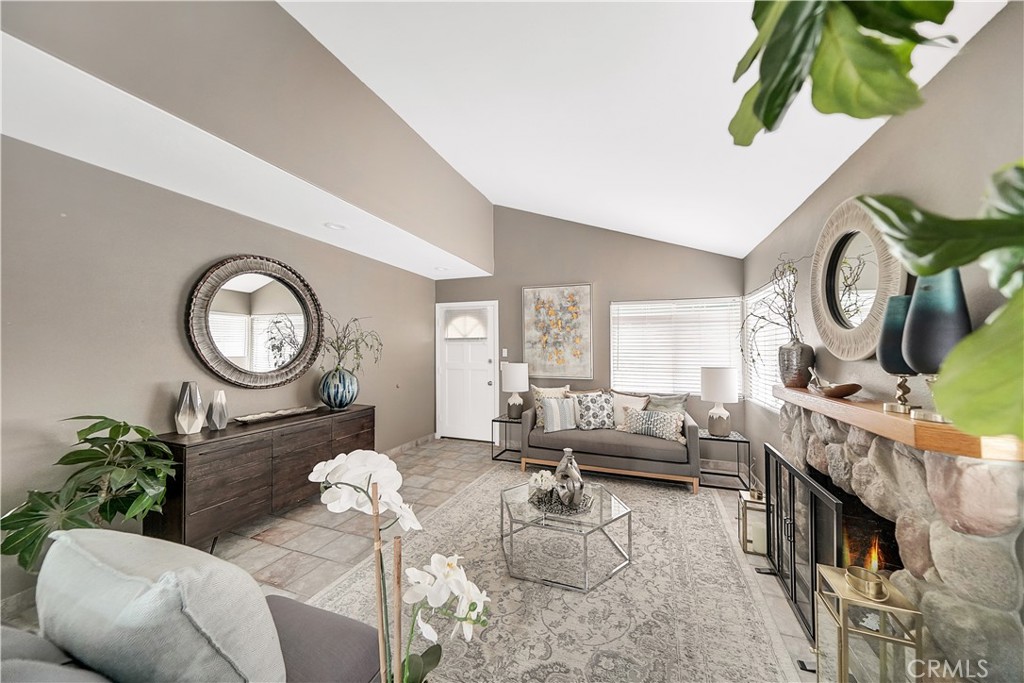4491 Robinwood Cir