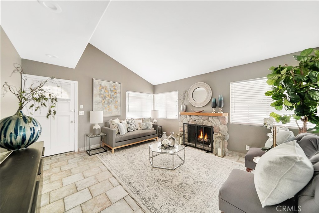 4491 Robinwood Cir