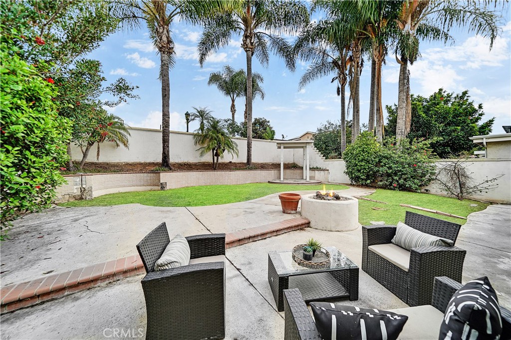 4491 Robinwood Cir