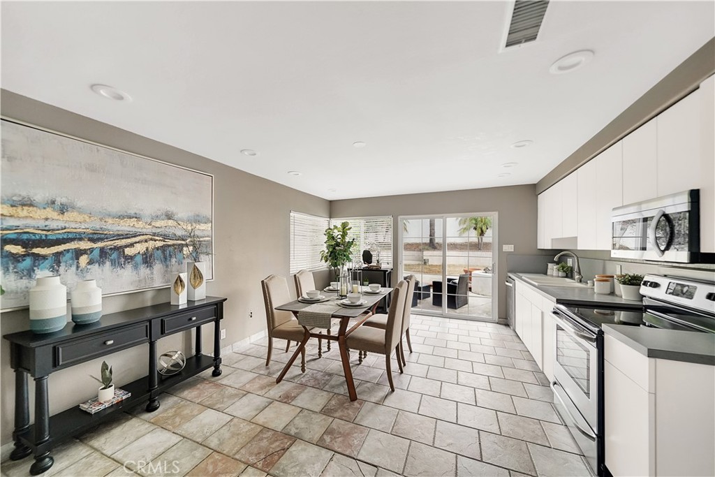 4491 Robinwood Cir