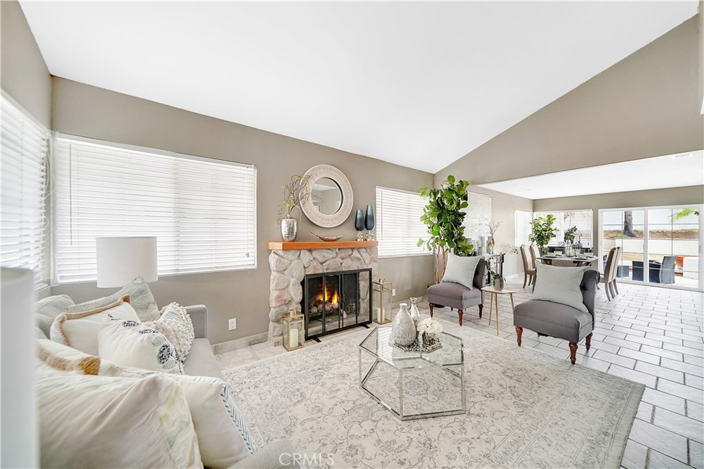 4491 Robinwood Cir