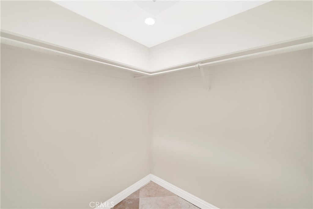 4491 Robinwood Cir