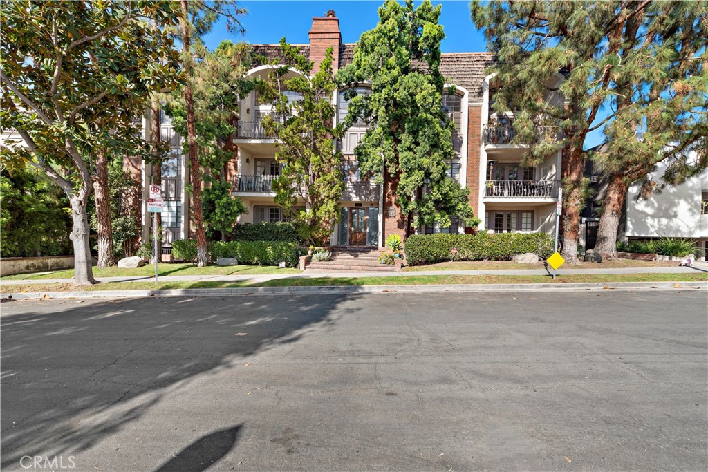 10327 Missouri Avenue 305