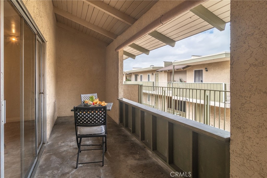 408 E Civic Center Drive 302