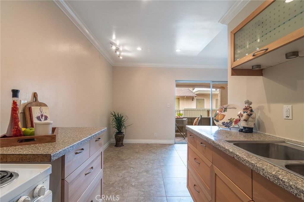 408 E Civic Center Drive 302