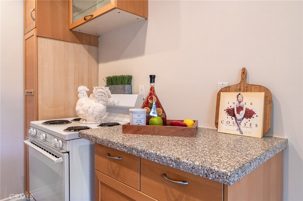 408 E Civic Center Drive 302