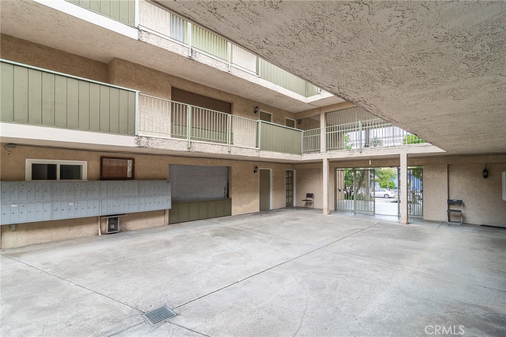 408 E Civic Center Drive 302